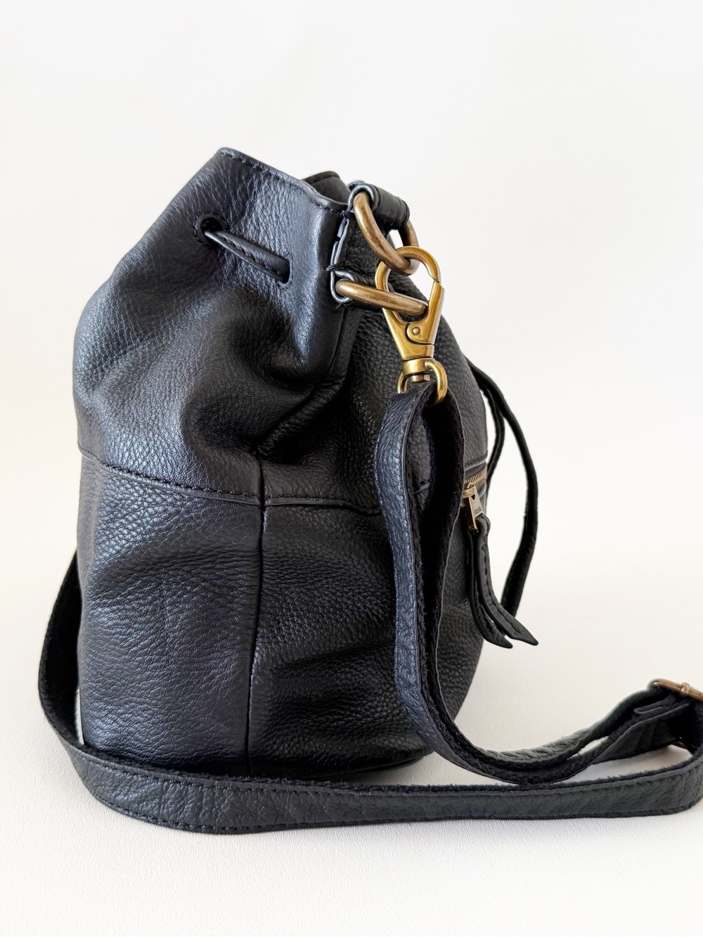 Fossil Bag Pebble Leather Drawstring Bucket Casual Black Medium - Picture 4 of 9